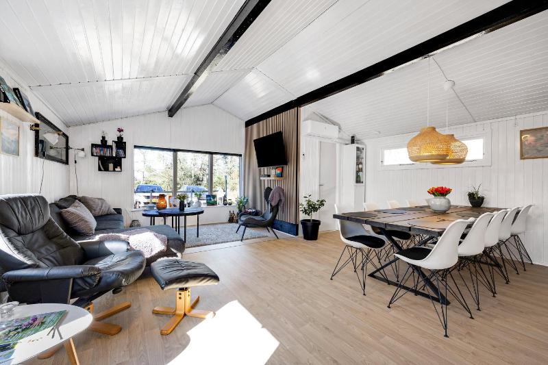 Cozy Summerhouse In An Incredibly Scenic Location - image 10