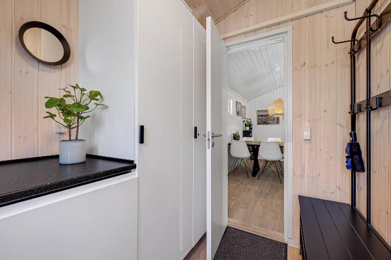 Cozy Summerhouse In An Incredibly Scenic Location - image 3