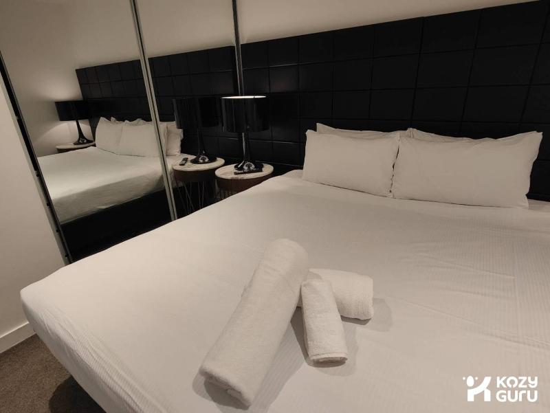KozyGuru | Chatswood | Convenient 1 Bed Studio Apt - image 13