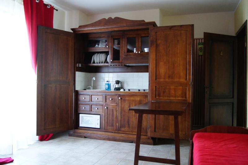 Superior Triple Room image 4
