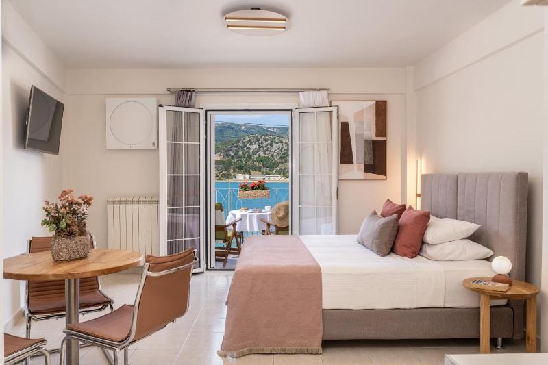 Argostοli Bay Apartments - image 26