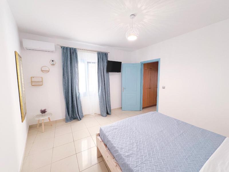 Excellent Central Apartment - Fira Town - image 4