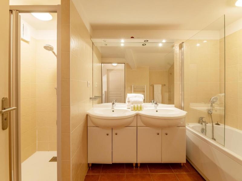 French Riviera Bay Retreat - image 6