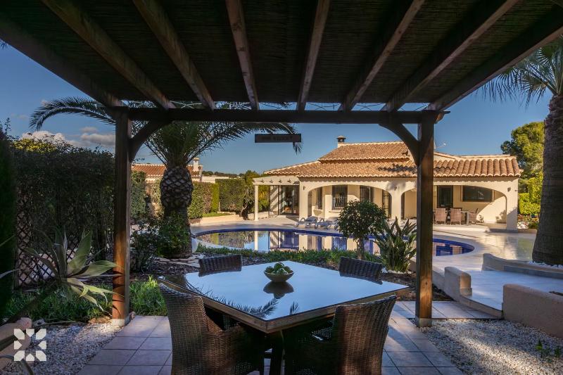 Villa Aveta by Abahana Villas - image 9