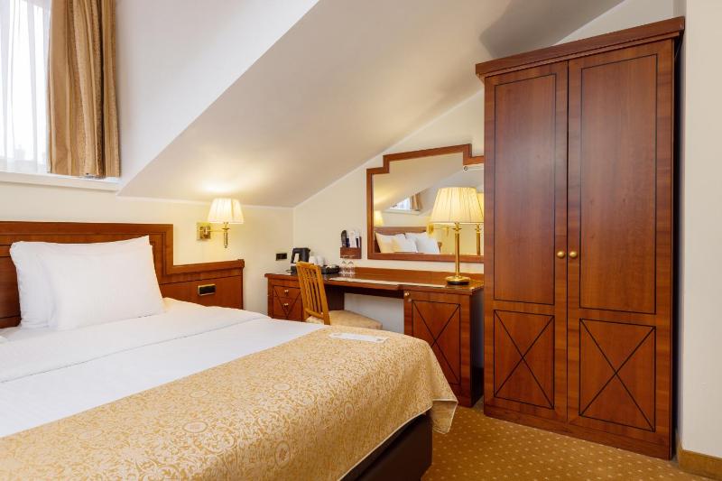 My City Hotel - image 13