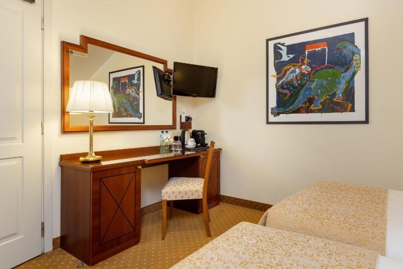 My City Hotel - image 9
