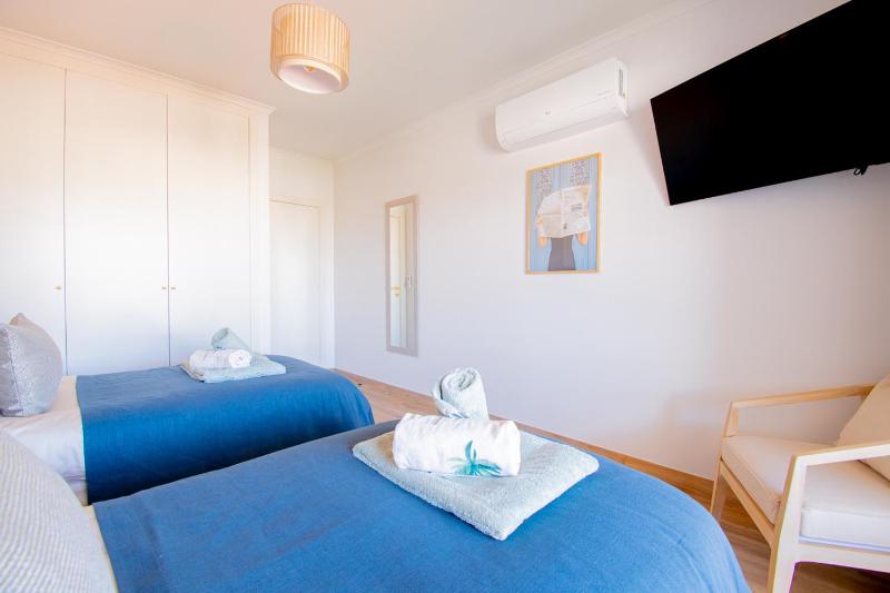 Casa Francesca renovated townhouse walking distan - image 4