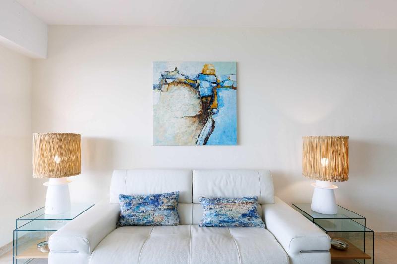 On la Croisette fabulous sea view 1 bed - image 12