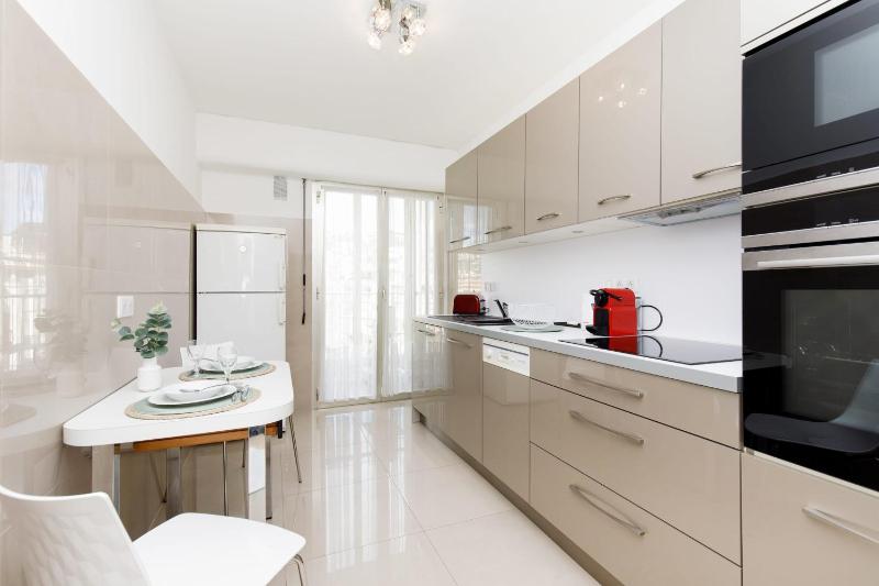 On la Croisette fabulous sea view 1 bed - image 7