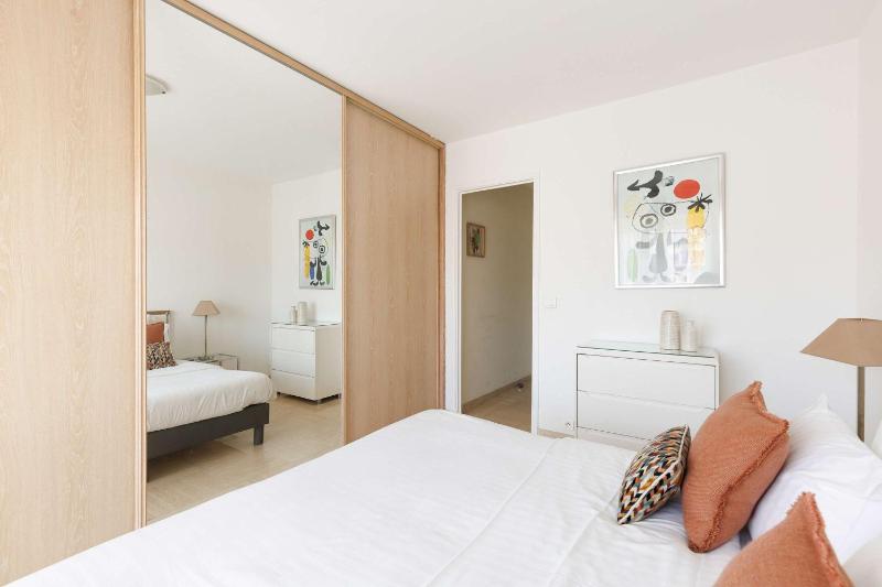 On la Croisette fabulous sea view 1 bed - image 13