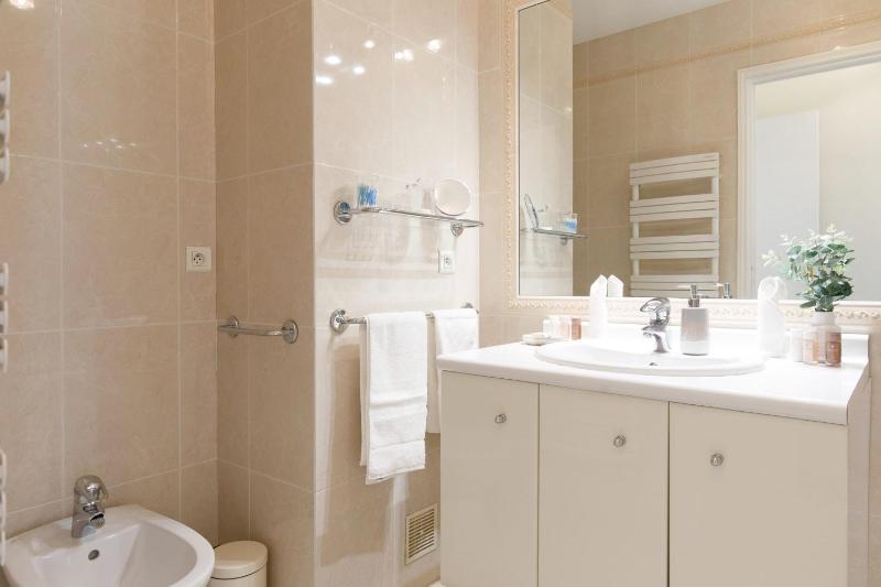 On la Croisette fabulous sea view 1 bed - image 10