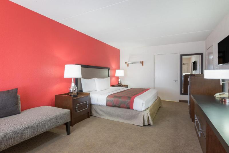 King Room - Disability Access/Non-Smoking image 3