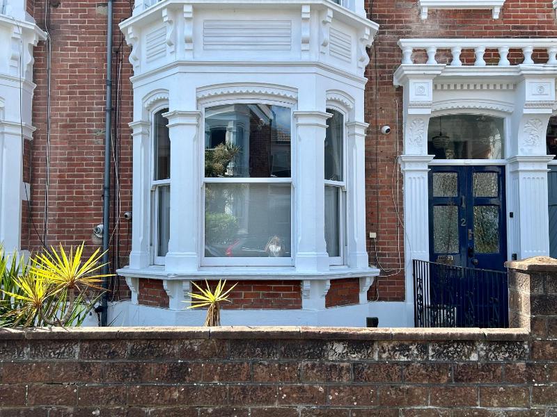 Southsea Hideaway - image 3