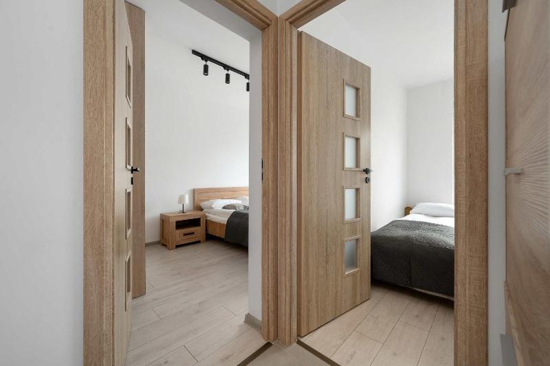 Spacious Apartment in Wrocław with Desk and Parking by Noclegi Renters - image 7