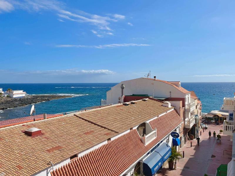 Ático con vistas al mar en el centro de La Caleta - image 17