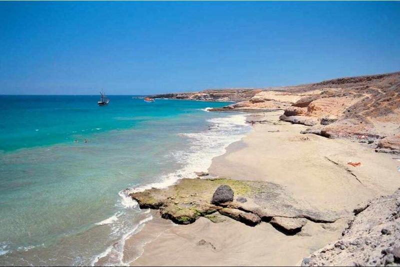 Ático con vistas al mar en el centro de La Caleta - image 18