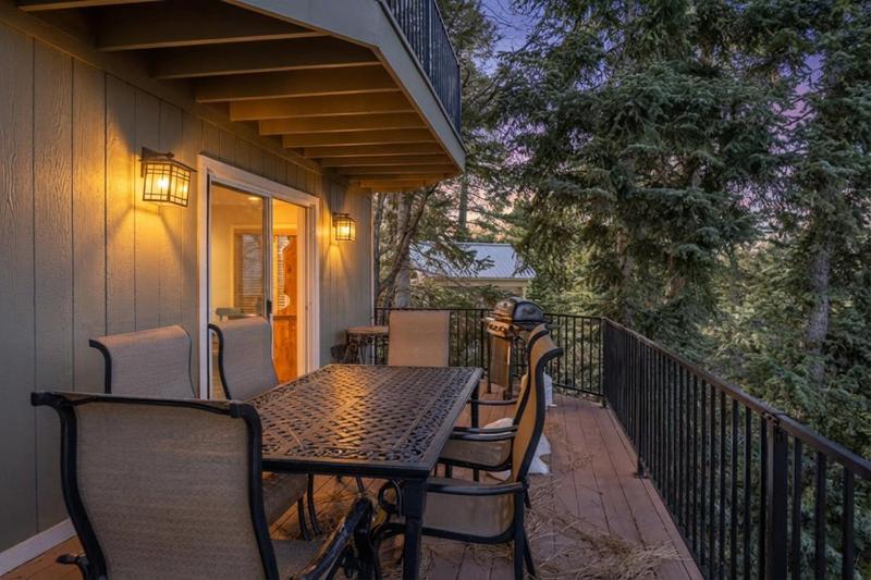 23 - Big Bear Lakeview Lodge home - image 33