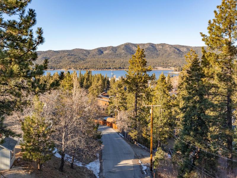 23 - Big Bear Lakeview Lodge home - image 27