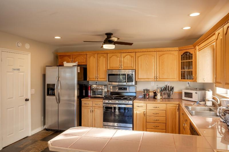 23 - Big Bear Lakeview Lodge home - image 30