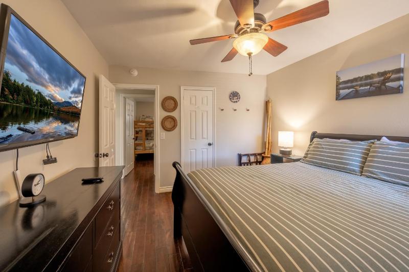 23 - Big Bear Lakeview Lodge home - image 32