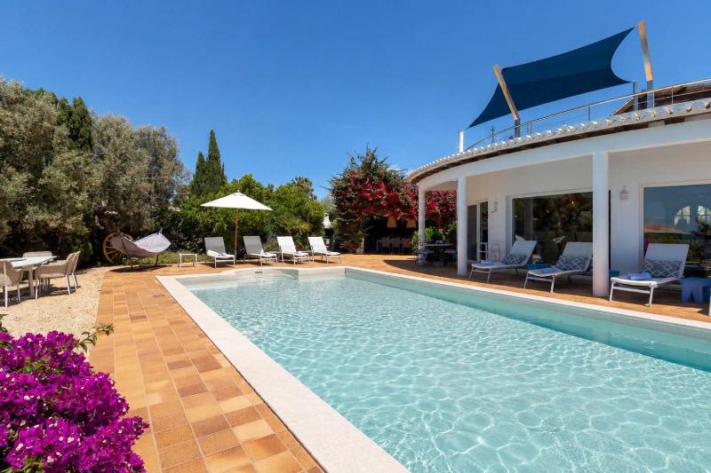 Casa Polgoda luxury villa with ocean views - image 30