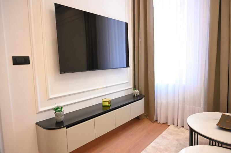 Tesla Luxury Apartment - image 7