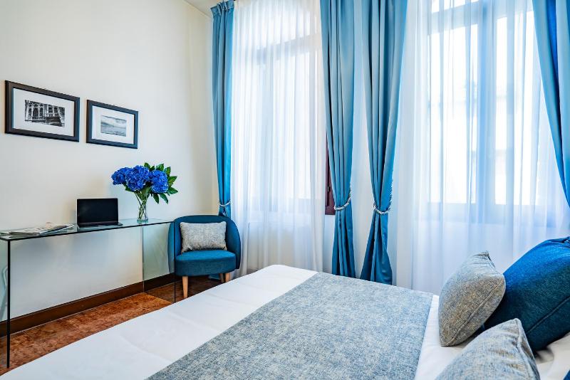Ca' del Monastero 1 Collection Apt for 4 Guests with Balcony and Lift - image 2