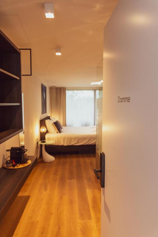 Huyze Fox - Boutique Stays - image 11