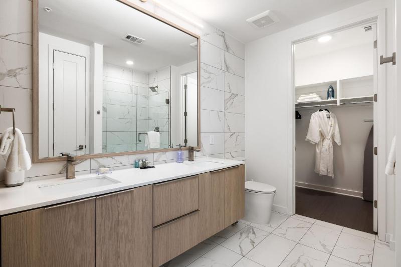 16th Floor - Regal Retreat - image 29