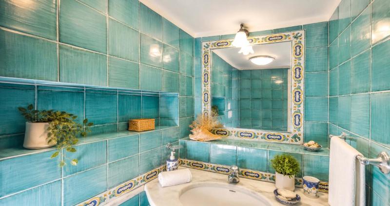 AMORE RENTALS - Casa Raffi - image 13