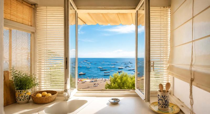 AMORE RENTALS - Casa Raffi - image 18