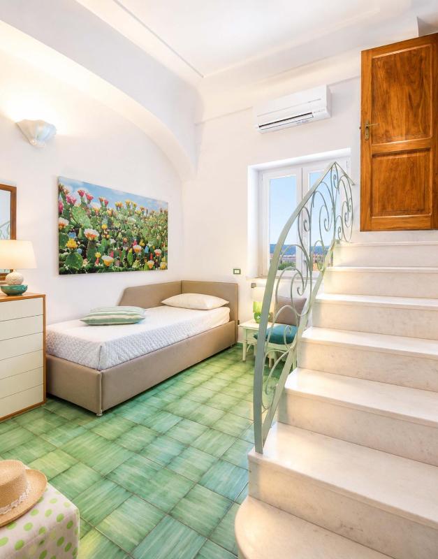 AMORE RENTALS - Casa Raffi - image 17
