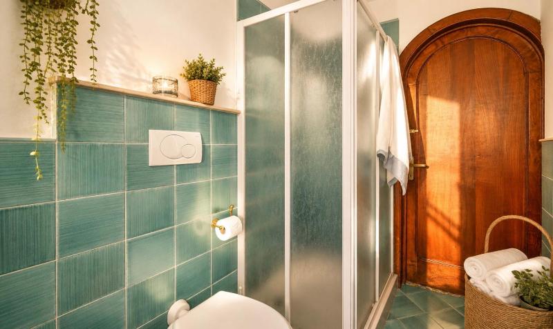 AMORE RENTALS - Casa Raffi - image 10