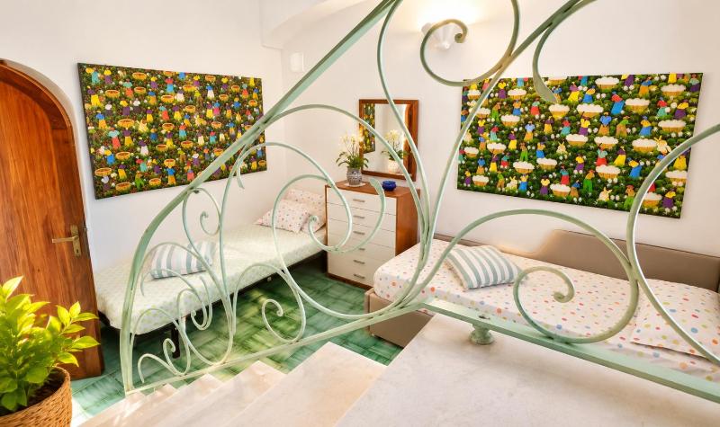 AMORE RENTALS - Casa Raffi - image 8