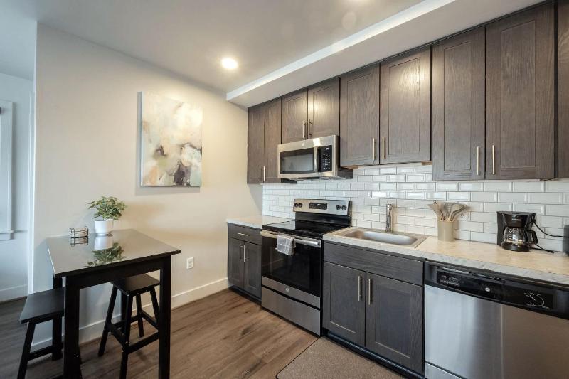 Modern Indy Studio Near Downtown & Mass Ave Escape - image 19