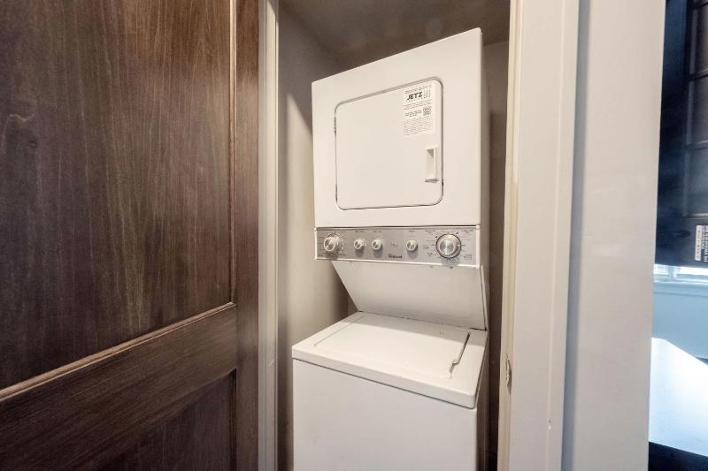 Modern Indy Studio Near Downtown & Mass Ave Escape - image 24