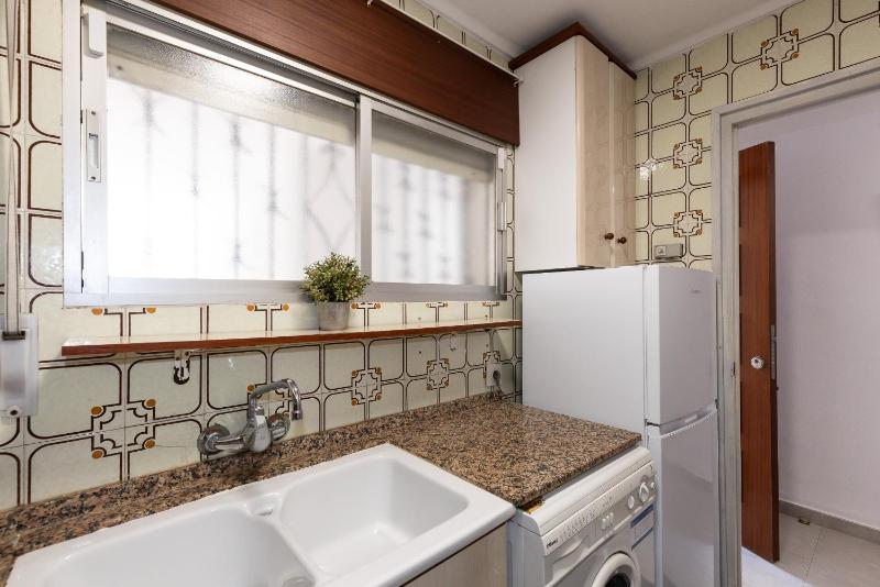 UHC Sorolla Apartments - image 17
