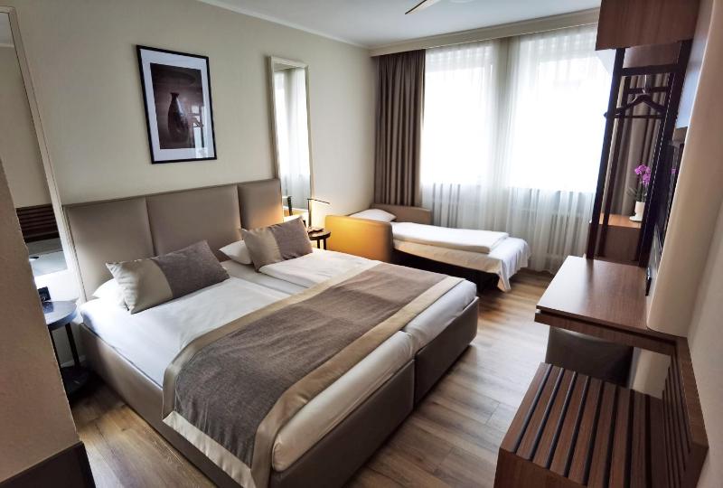 Hotel Italia - image 12