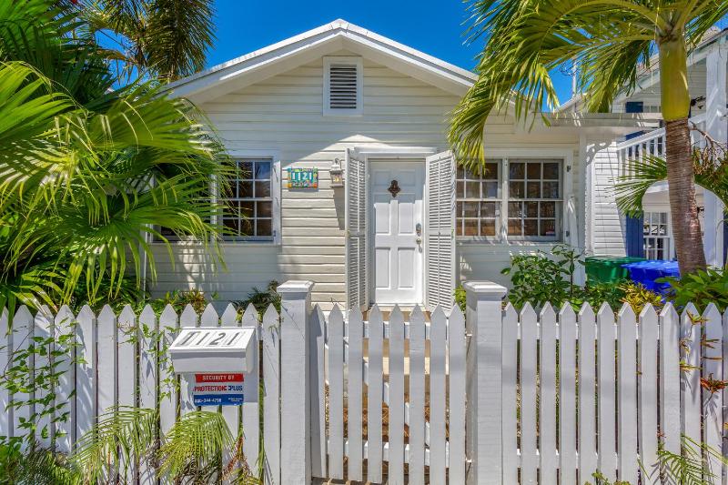 KW242FLR Petronia Paradise - image 7