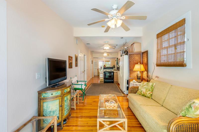 KW242FLR Petronia Paradise - image 16