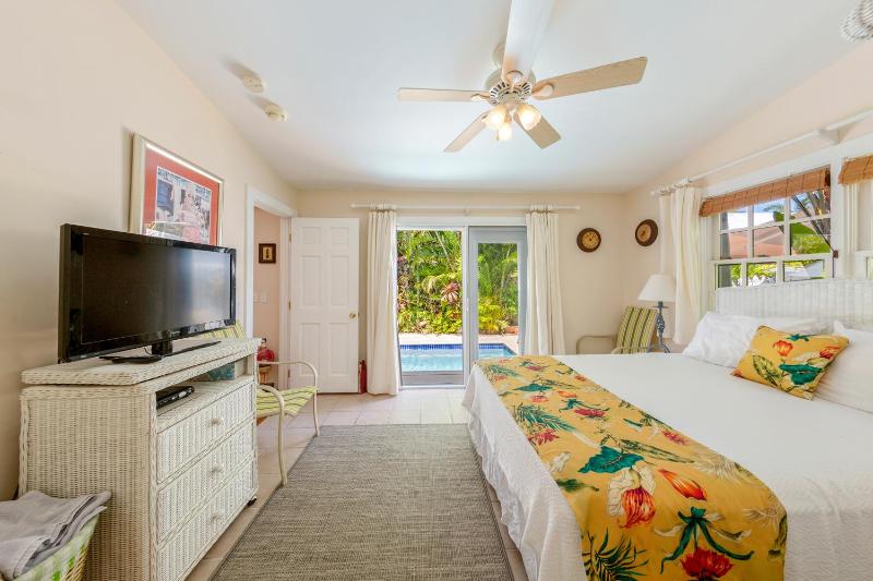 KW242FLR Petronia Paradise - image 10