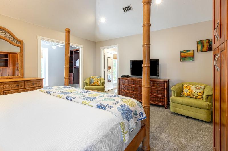 KW270FLR The Southernmost Comfort House - image 40