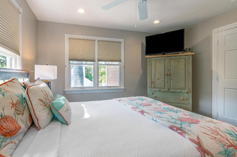 KW270FLR The Southernmost Comfort House - image 30