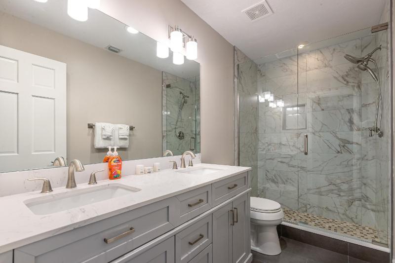 KW270FLR The Southernmost Comfort House - image 21