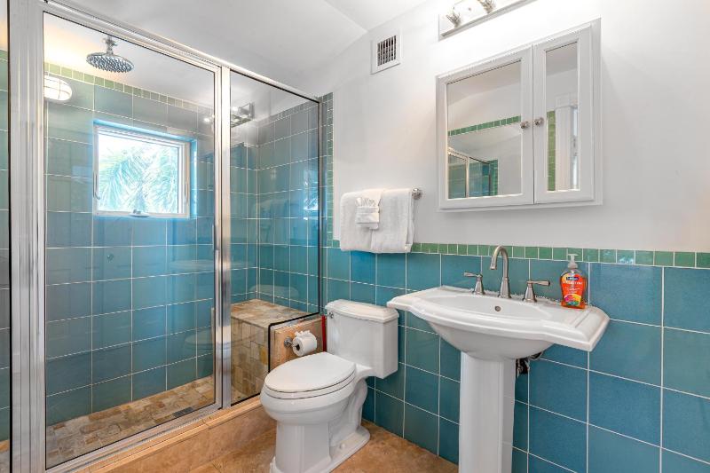 KW270FLR The Southernmost Comfort House - image 25