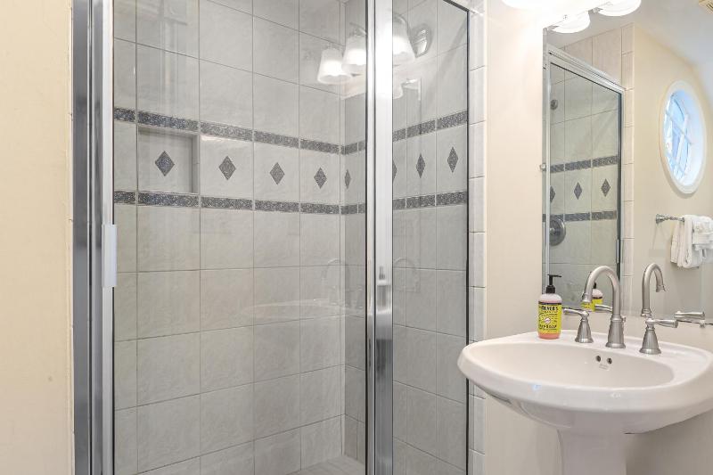 KW270FLR The Southernmost Comfort House - image 29