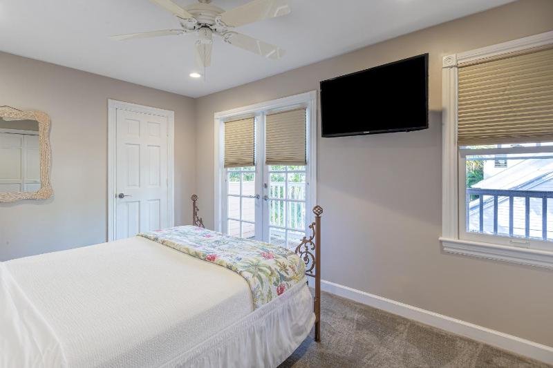 KW270FLR The Southernmost Comfort House - image 31