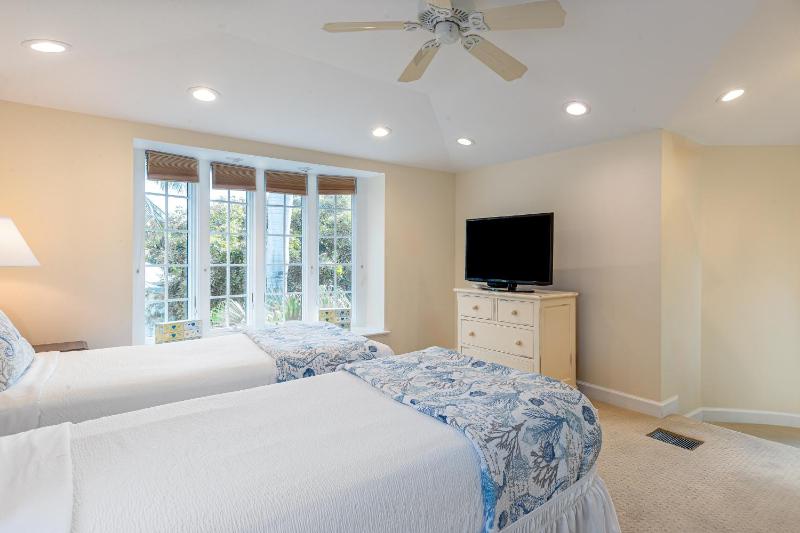KW270FLR The Southernmost Comfort House - image 38