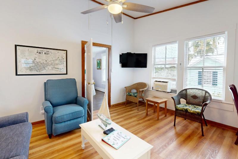 KW31 Three Flowers Guesthouse - image 44