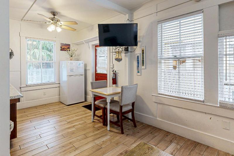 KW31A Gardenia Getaway - image 33